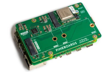 Pineboards AI Bundle HAT+ for Raspberry Pi supports both Hailo 8L AI Accelerator and NVMe SSD 